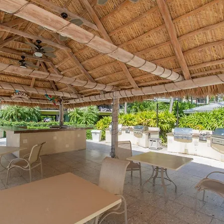Beacon Reef 310 Villa